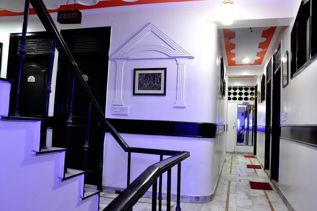 Hotel Peace Point - 1 Min Walking Distance From Station نيودلهي الغرفة الصورة