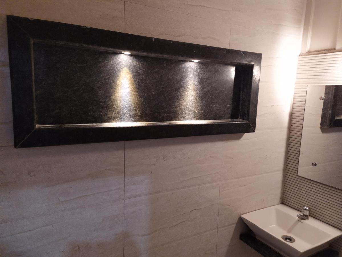 Hotel Peace Point - 1 Min Walking Distance From Station نيودلهي المظهر الخارجي الصورة