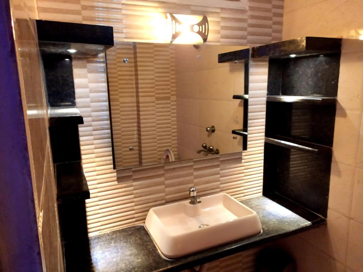 Hotel Peace Point - 1 Min Walking Distance From Station نيودلهي المظهر الخارجي الصورة