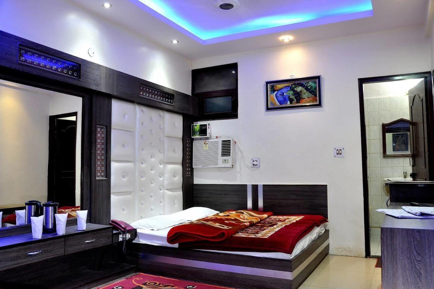 Hotel Peace Point - 1 Min Walking Distance From Station نيودلهي المظهر الخارجي الصورة